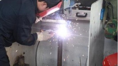 焊接煙氣凈化設(shè)備,焊接煙塵凈化,執(zhí)信環(huán)保實(shí)力生產(chǎn)廠家。