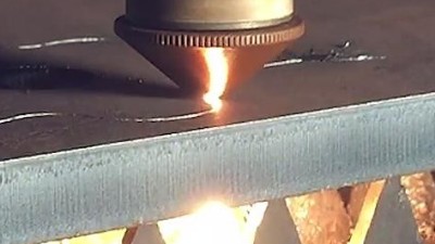 大型激光切割企業(yè)合作測(cè)試執(zhí)信環(huán)保激光切割煙霧過濾器！
