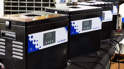 生產(chǎn)制造企業(yè)的車間煙塵怎么解決，執(zhí)信環(huán)保車間煙霧凈化器凈化煙塵！